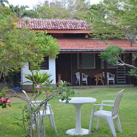 Cottage Garden Bungalows Moratuwa Bagian luar foto