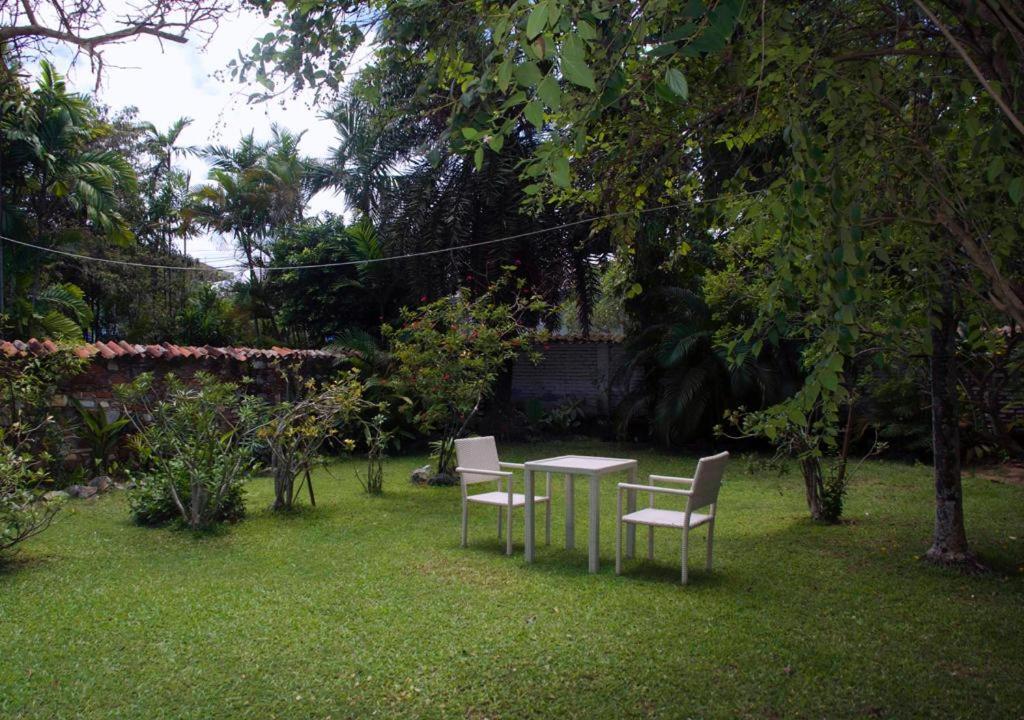 Cottage Garden Bungalows Moratuwa Bagian luar foto